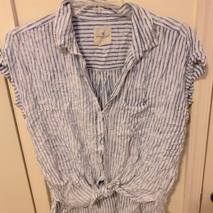 American Eagle tie front button up